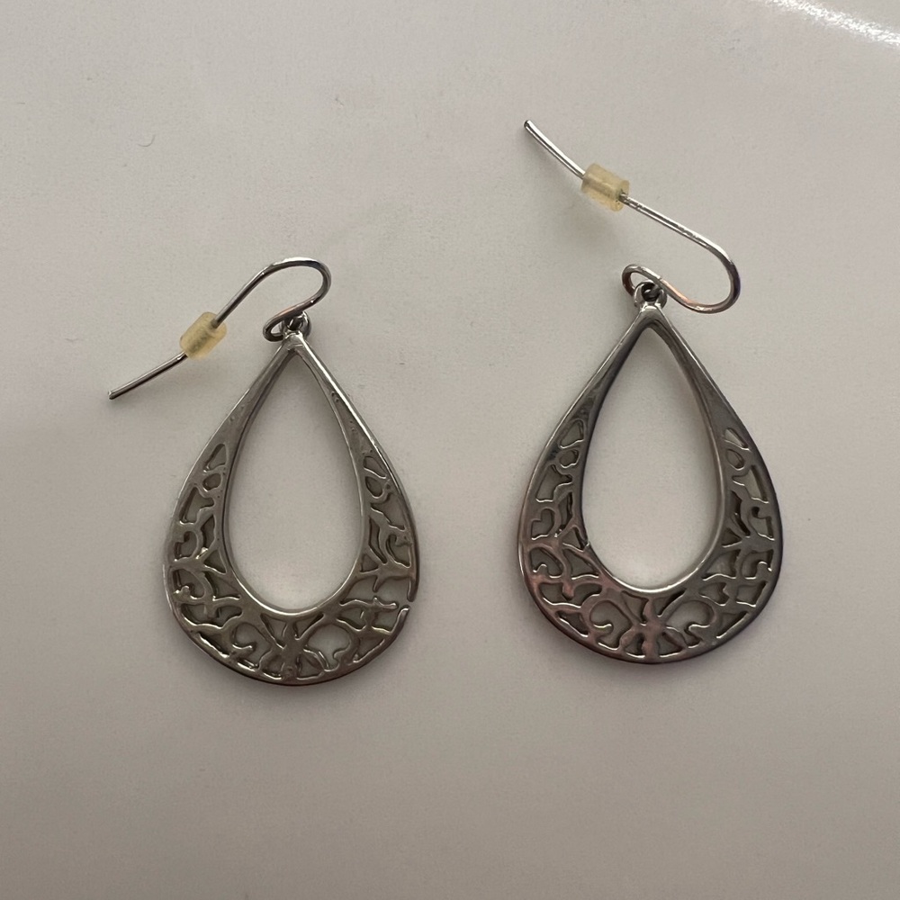 Silver Teardrop Patterned Cutout Earrings